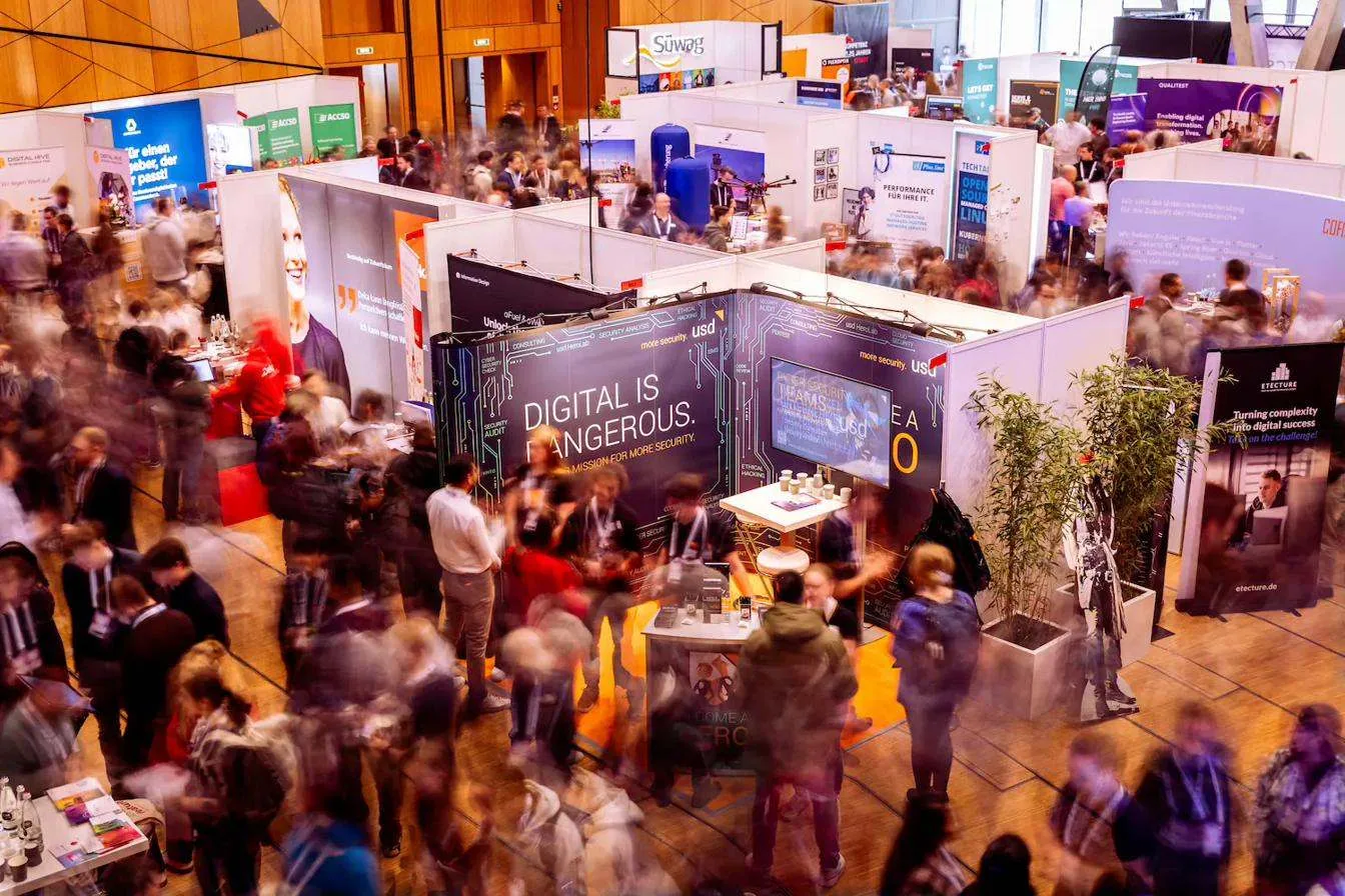 Belebte Expo-Veranstaltung aus dem Eventumfeld des Veranstalters